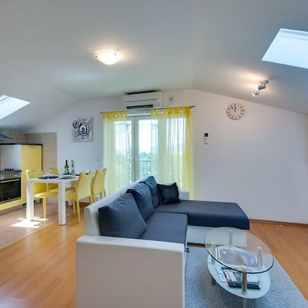 Apartmani Admiral Viskovo Zewnętrze zdjęcie