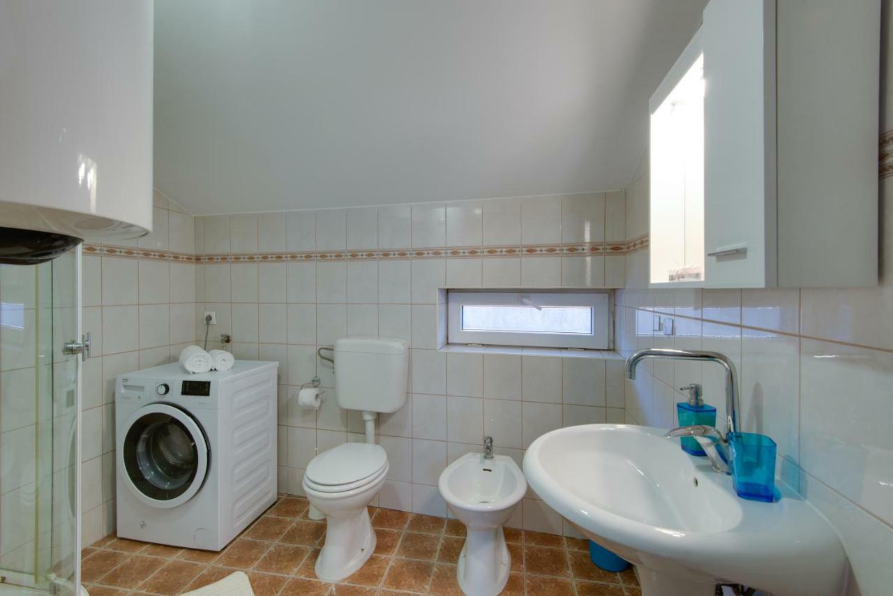 Apartmani Admiral Viskovo Zewnętrze zdjęcie